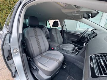 Volkswagen Golf - 11