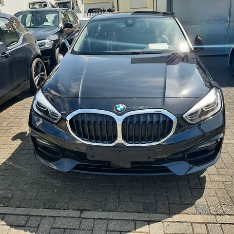 BMW 120i Autom.Sport-Line Panorama-SSD-Navi-LED-