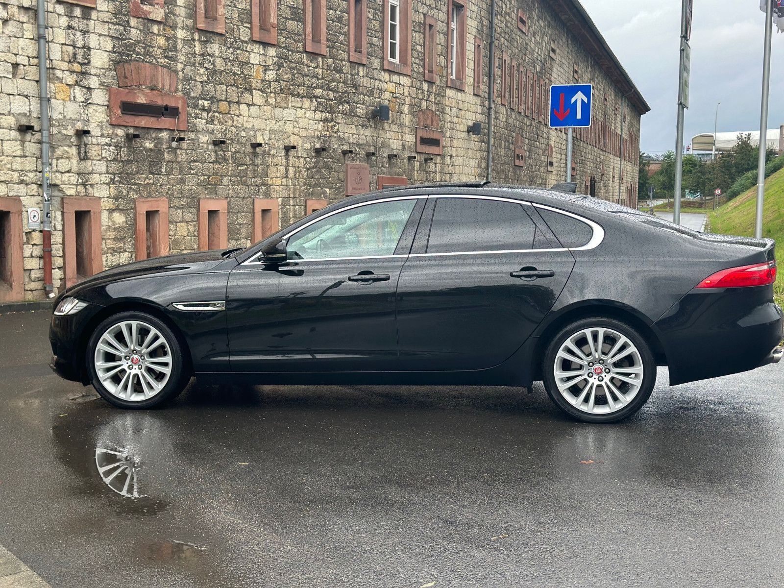 Fahrzeugabbildung Jaguar XF PRESTIGE*MOD.2017+PANO+LEDER*