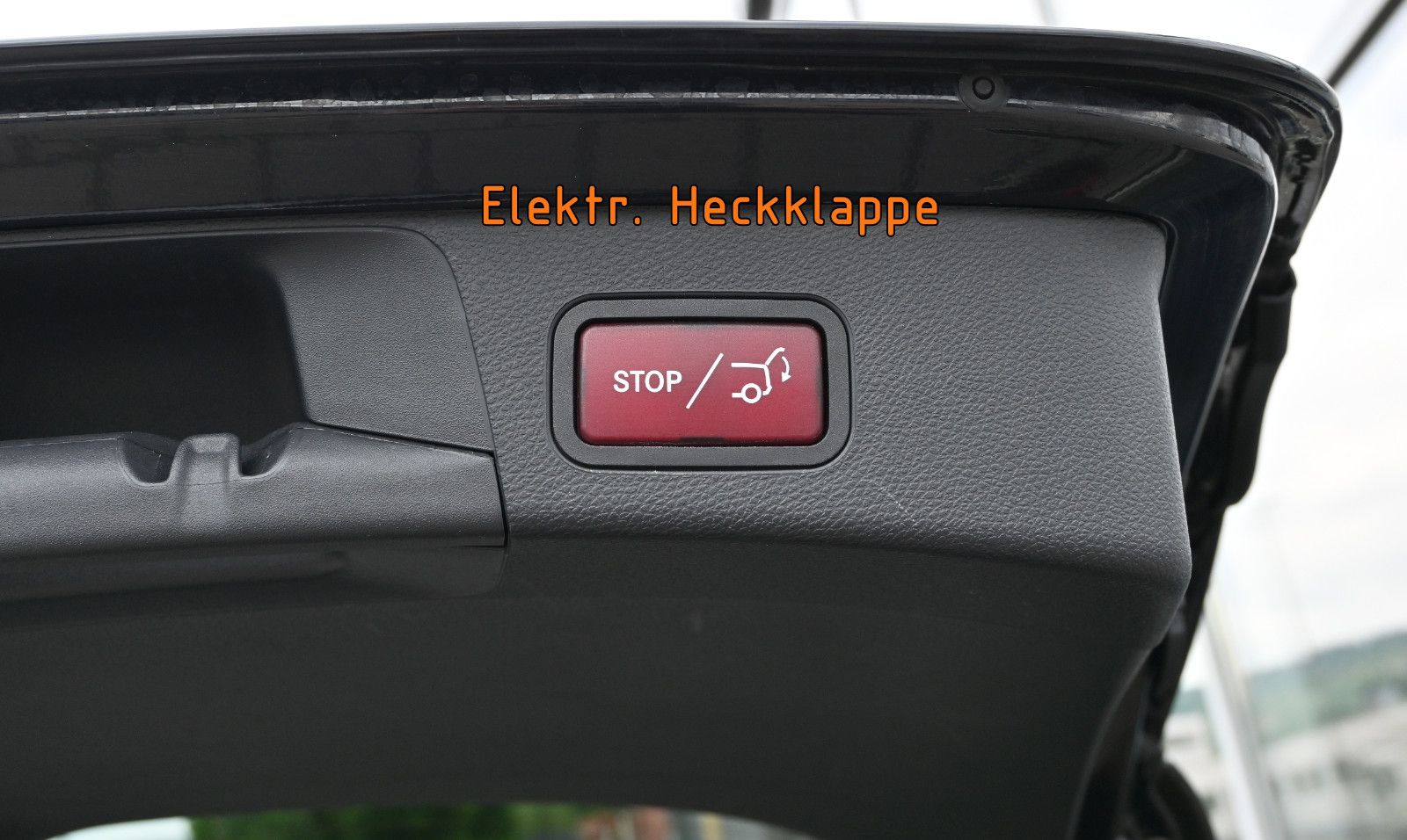 Fahrzeugabbildung Mercedes-Benz C 300 T Aut. Avantgarde °NIGHT°MULTIBEAM°KAMERA°