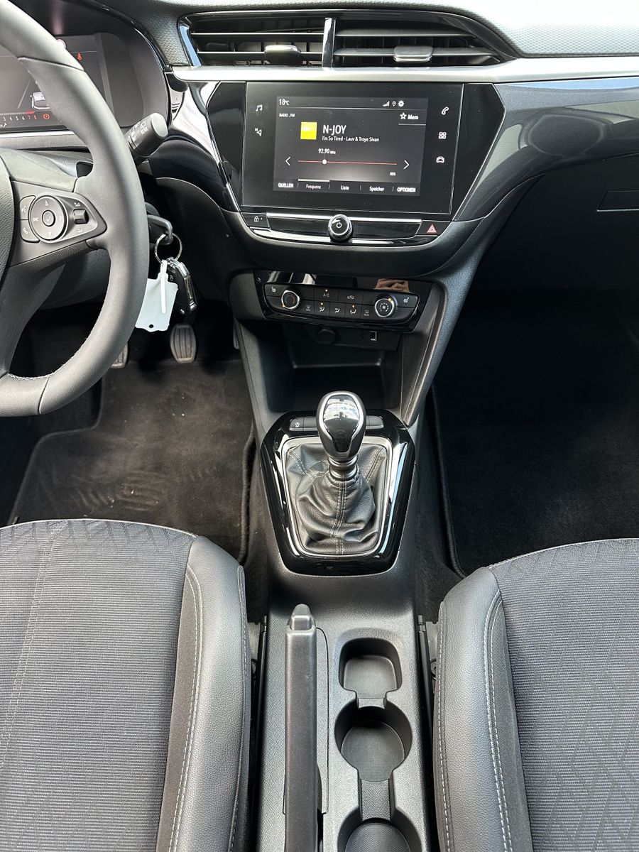Fahrzeugabbildung Opel Corsa 1.2 5-Türer Elegance LED+DAB+SHZ+EPH+TEMP
