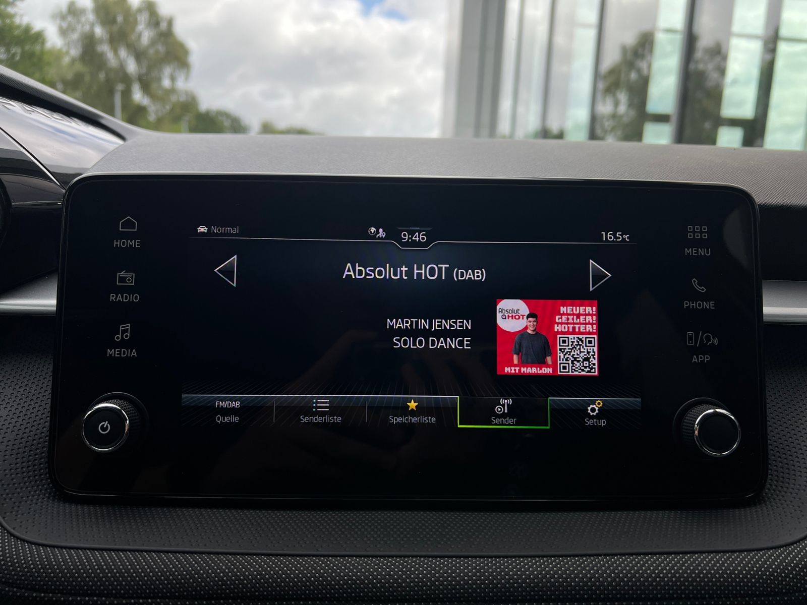 Fahrzeugabbildung SKODA Fabia Selection Tour 1.0 TSI *Vorb. AHK, LED, Ka