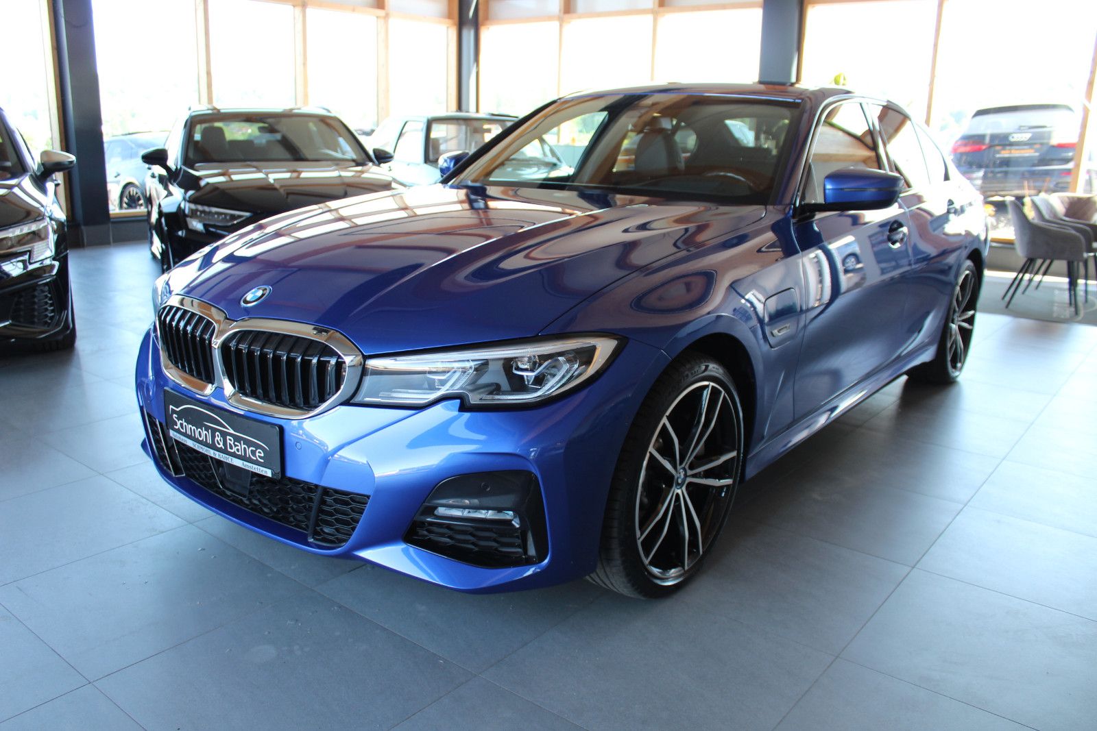 BMW 330 e Lim. M Sport*NAVI*LASER*HEAD UP*