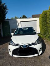 Toyota Yaris 1,5-l-VVT-i Hybrid - - Toyota Yaris: 1.5