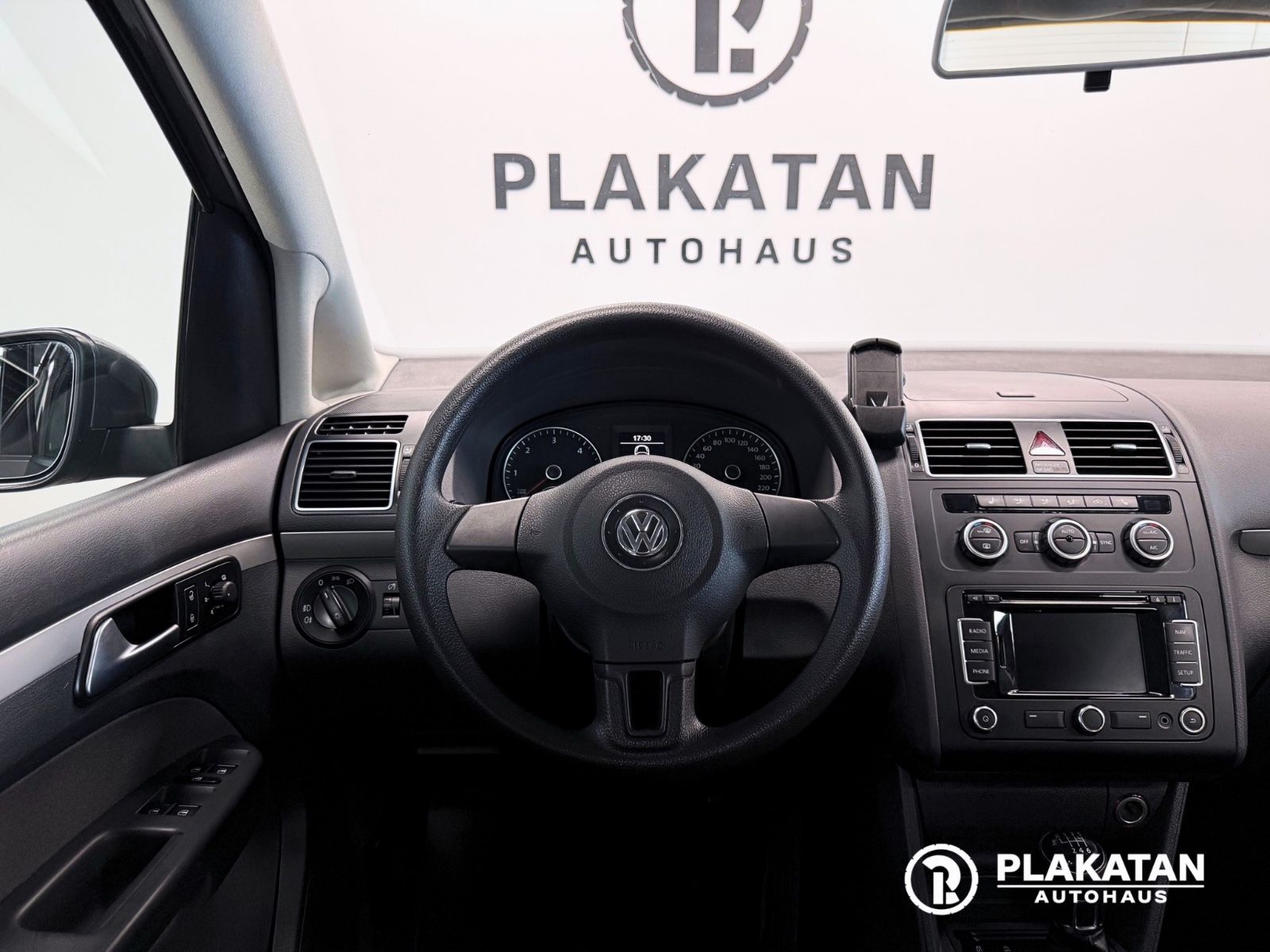 Fahrzeugabbildung Volkswagen Touran Zahnriemen Neu, Parksensoren, TÜV Neu,