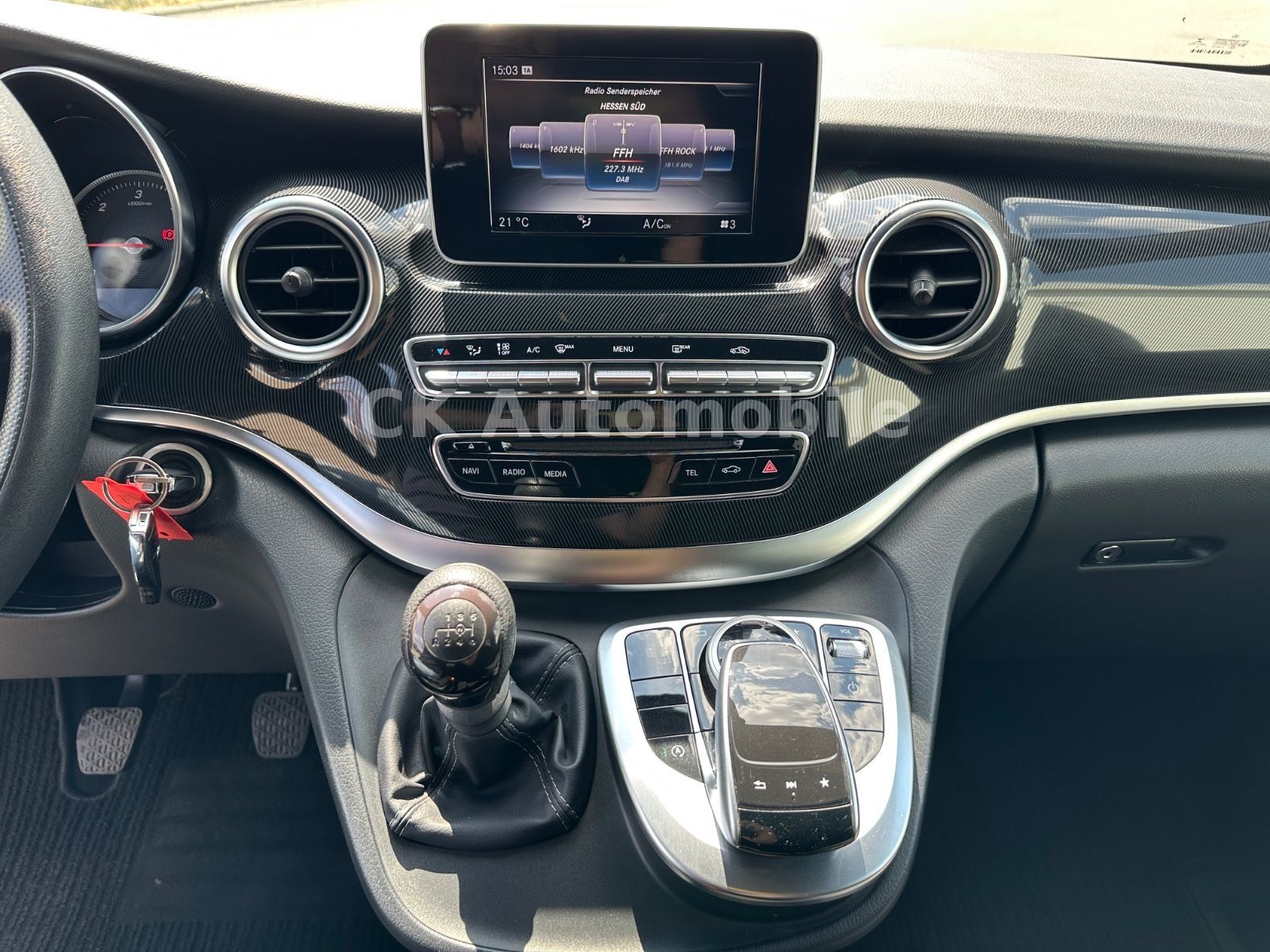 Fahrzeugabbildung Mercedes-Benz V 200d Rise Kompakt/5 Sitze/Klima/ Tempomat