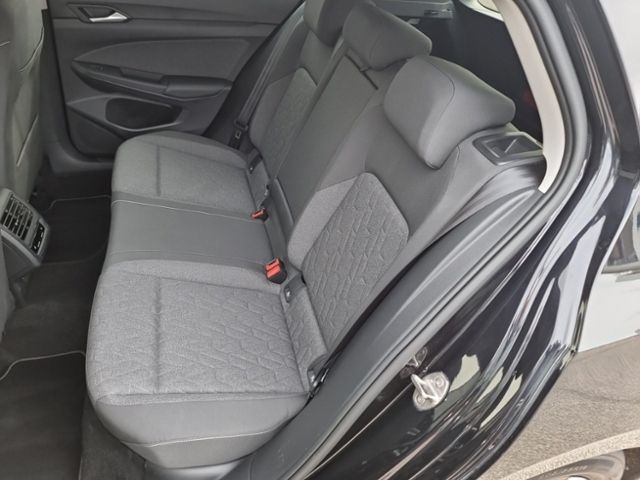 Fahrzeugabbildung Volkswagen Golf 1,5 l eTSI MOVE IQ.DRIVE STHZG KAMERA AHK N