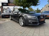Audi A5 Sportback 2.0 TDI  quattro - mit Diesel-Antrieb: Grau, Alcantara, mit Spurwechselassistent