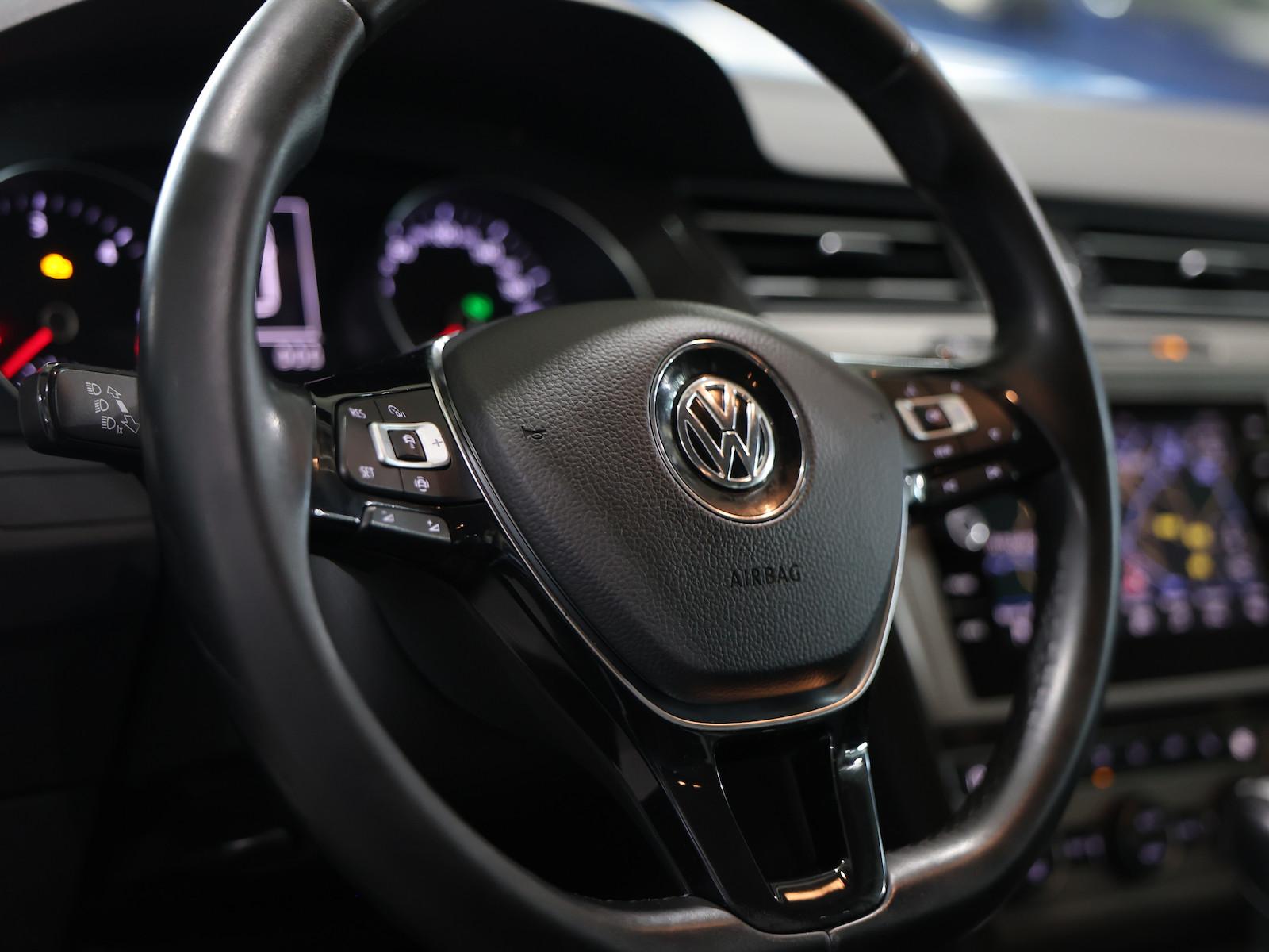 Volkswagen Passat Variant 2.0 TDI DSG BMT / NAVI-DM, ACC