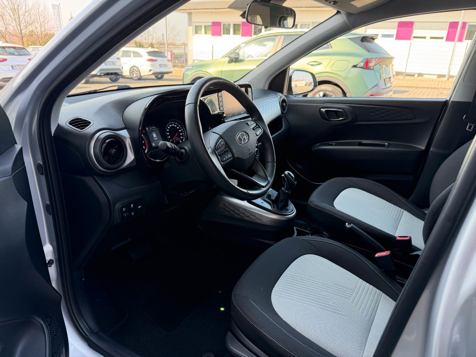 Fahrzeugabbildung Hyundai i10 1.2ltr. AMT Style 1 Hd. Scheckheft M+S