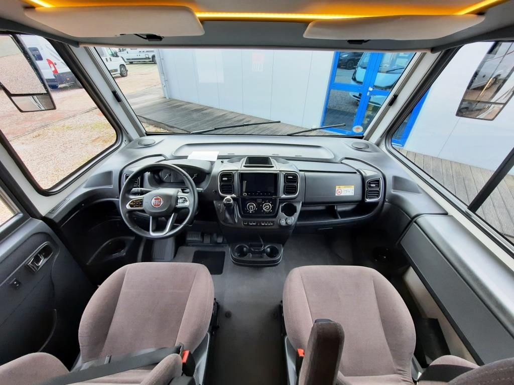 Fahrzeugabbildung Laika Kosmo H 1409 Verfüg./Sparen Sie 27.650,- €