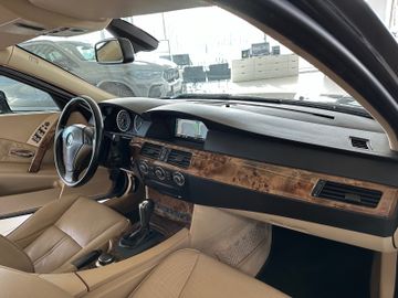 Fahrzeugabbildung BMW 535d Limousine HiFi PDC Memory NaviPro Klima