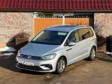 Volkswagen Touran Comfortline BMT/Start-Stopp*R-Line* - VW Touran Gebrauchtwagen in Halle