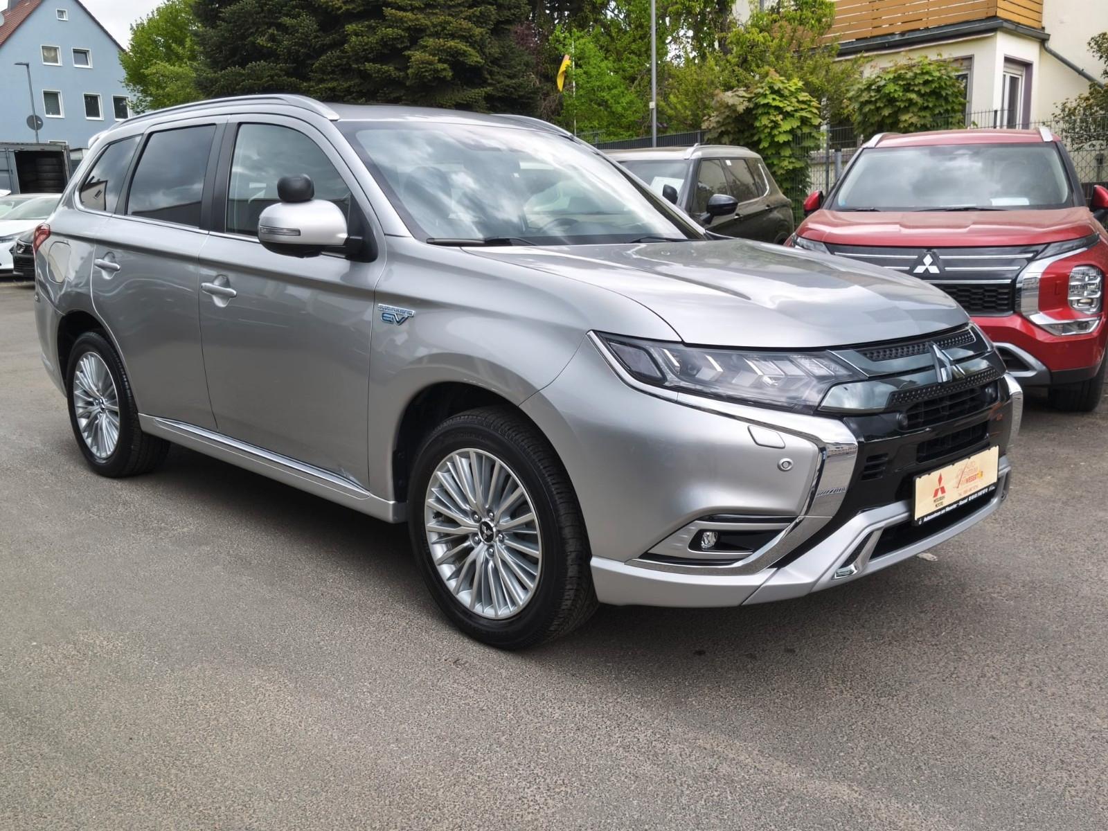 Mitsubishi Outlander Plug-in Hybrid TOP Navi 2.4 MIVEC 4WD