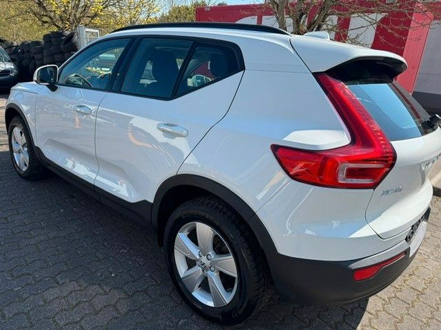 Fahrzeugabbildung Volvo XC 40 Momentum Core Assistenten AHK LED