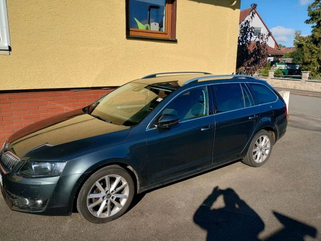 Skoda Octavia Kombi 4x4 Diesel Allrad