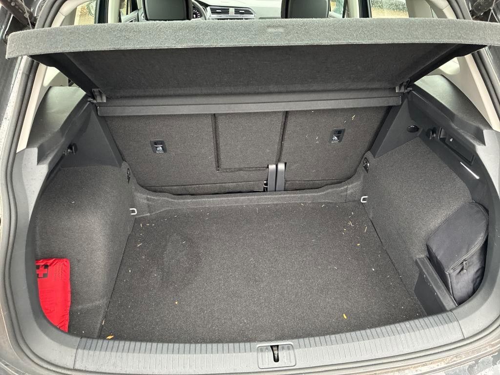 Fahrzeugabbildung Volkswagen Tiguan TSI DSG ELEGANCE 19-ZOLL MATRIX 360` 1.HD