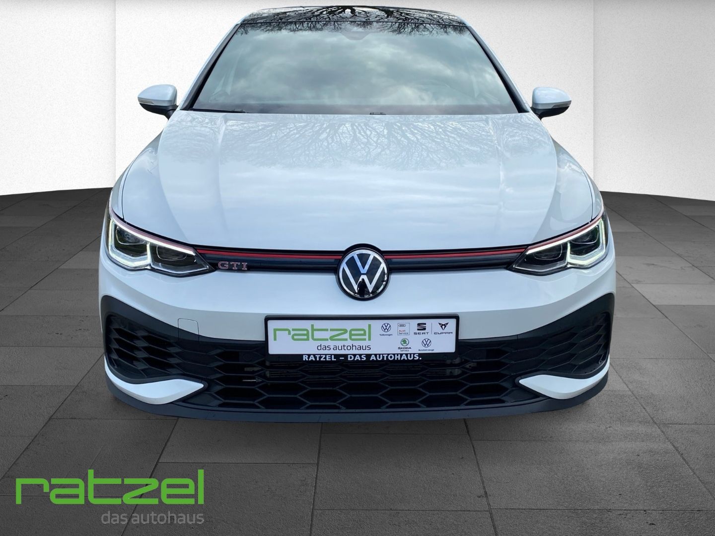 Fahrzeugabbildung Volkswagen Golf VIII Clubsport 2.0 TSI Pano LED Navi ACC
