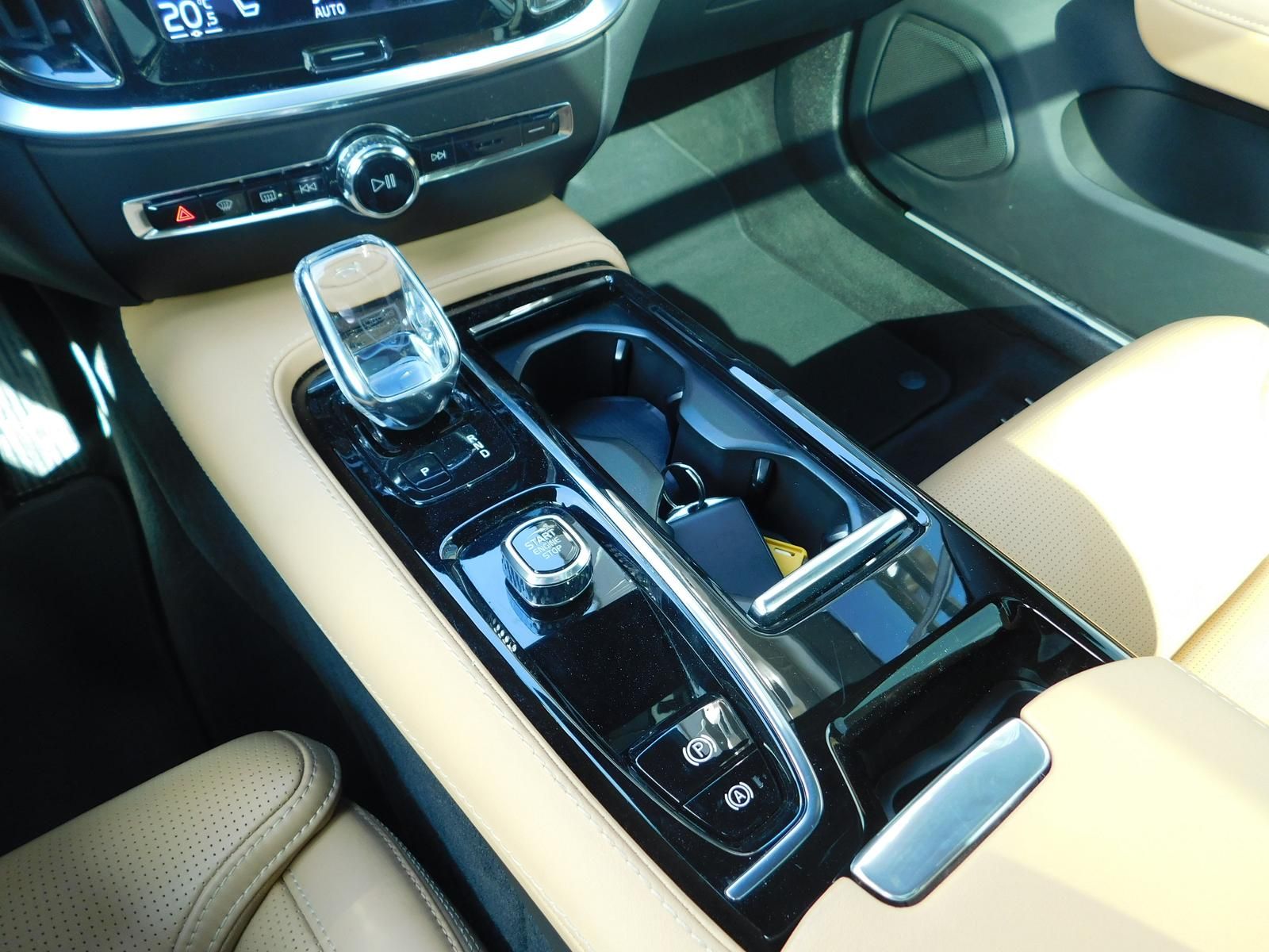 Fahrzeugabbildung Volvo V60 T6 AWD Recharge Inscription