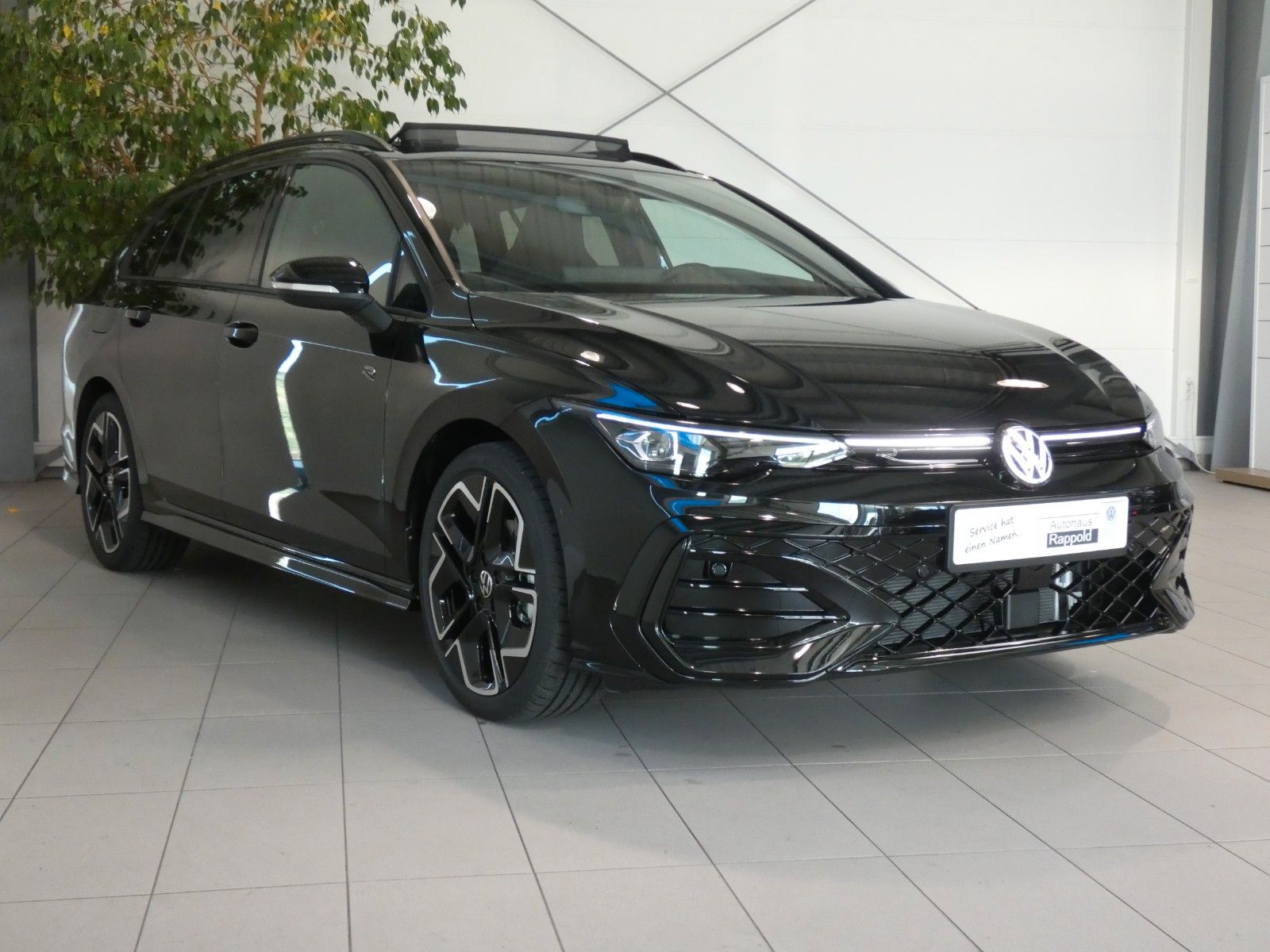 Volkswagen Golf Variant 1.5 eTSI R-Line DSG AHK Black Style foto 3