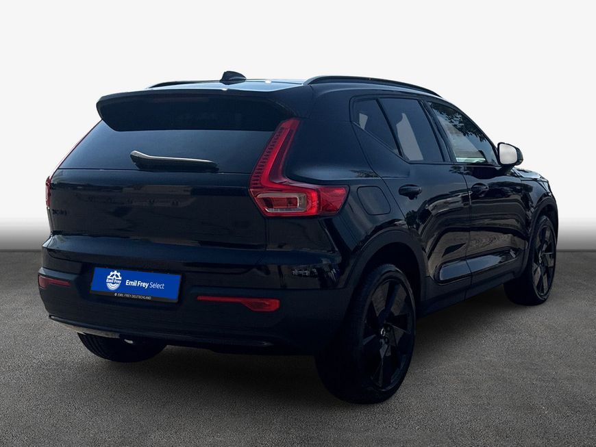Volvo XC40 B3 B DKG Plus Black Edition imagem 2