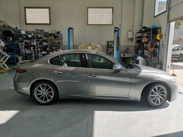 Alfa-Romeo Giulia - 6