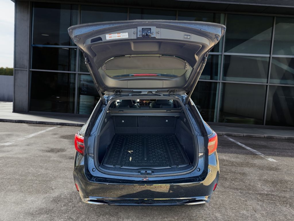 Fahrzeugabbildung Toyota Corolla 1.8 Hybrid Touring Sports Team Deutschla