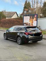 Toyota Corolla 1,8 Hybrid Black & White Touring Spo... - Toyota Corolla in Bonn
