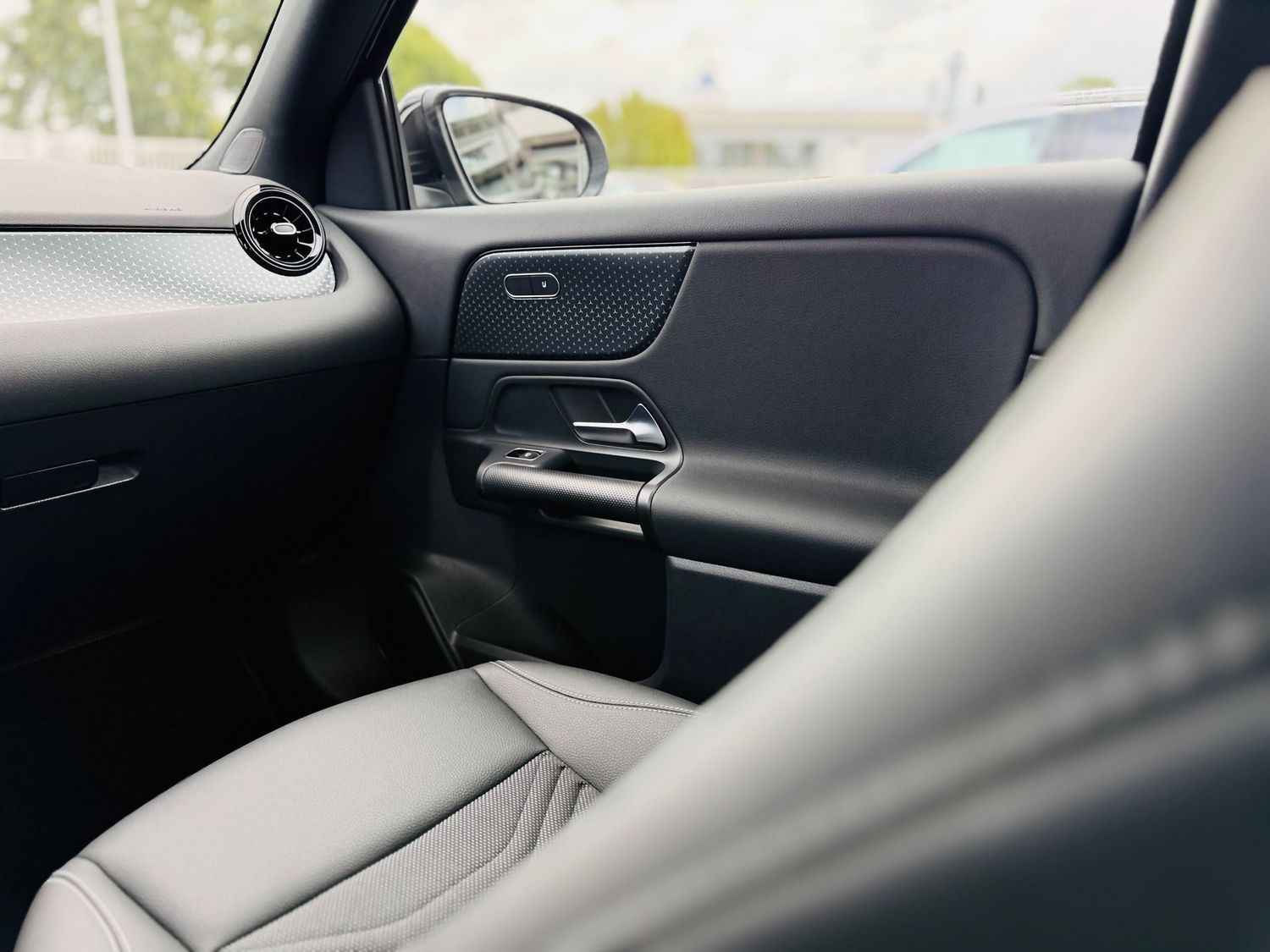 Fahrzeugabbildung Mercedes-Benz GLA 200 PROGRESSIVE Advanced, Distronic, RFK, LE