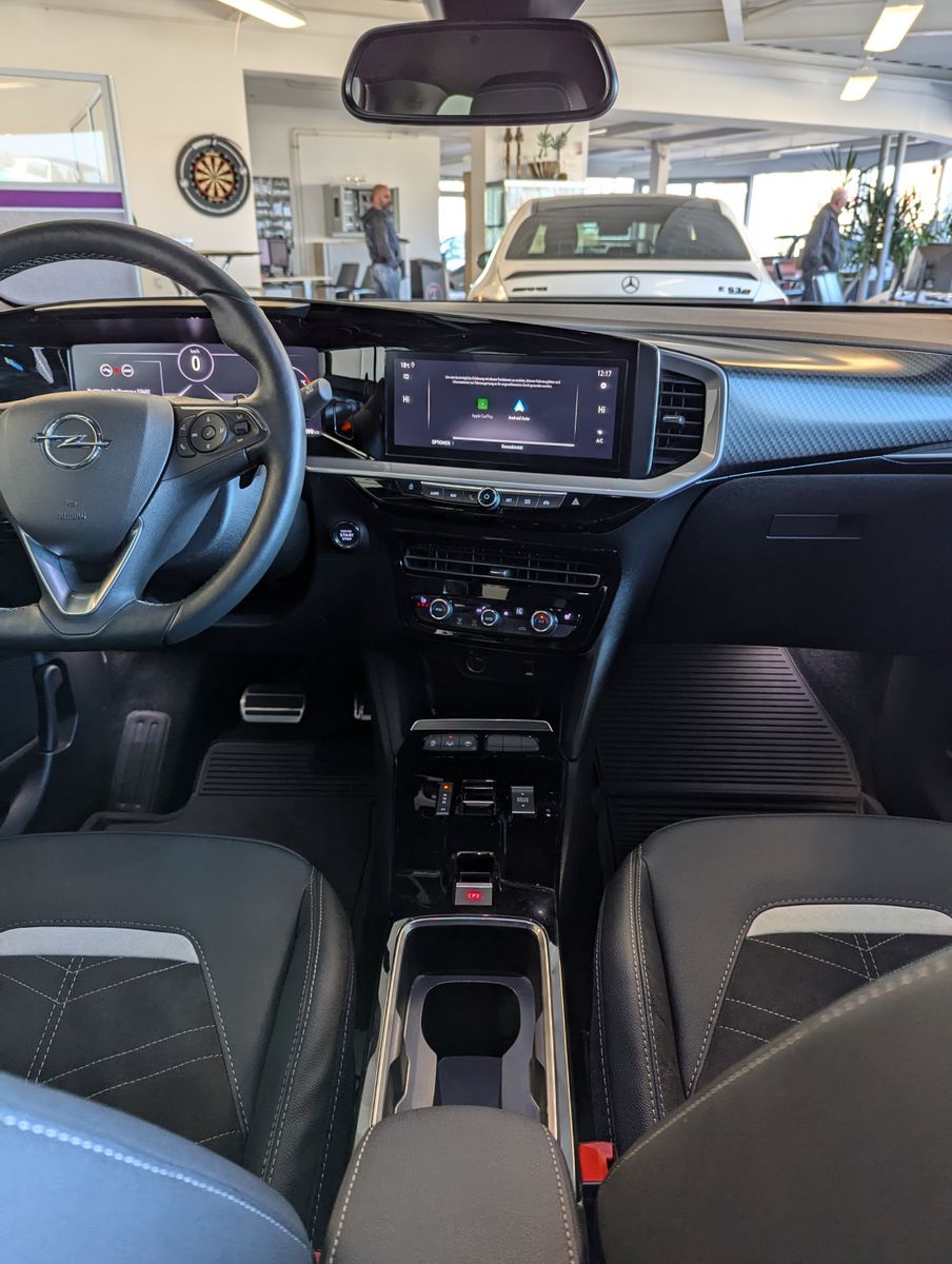Fahrzeugabbildung Opel Mokka 1.2 Ultimate Aut. Winter-Paket Kamera ACC