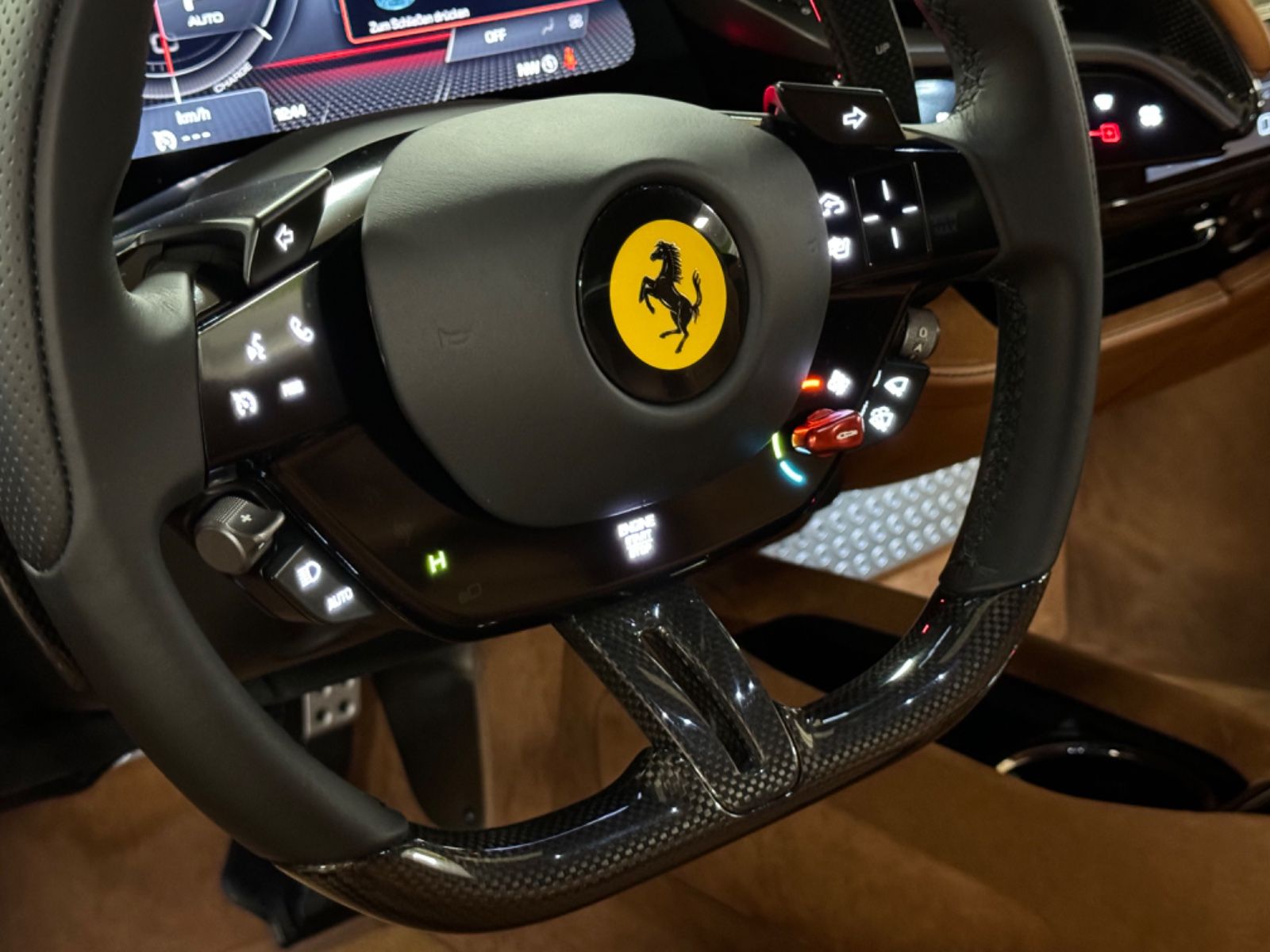 Fahrzeugabbildung Ferrari SF90 CARBON INT&EXT JBL LIFT DAYTONASEAT FULL