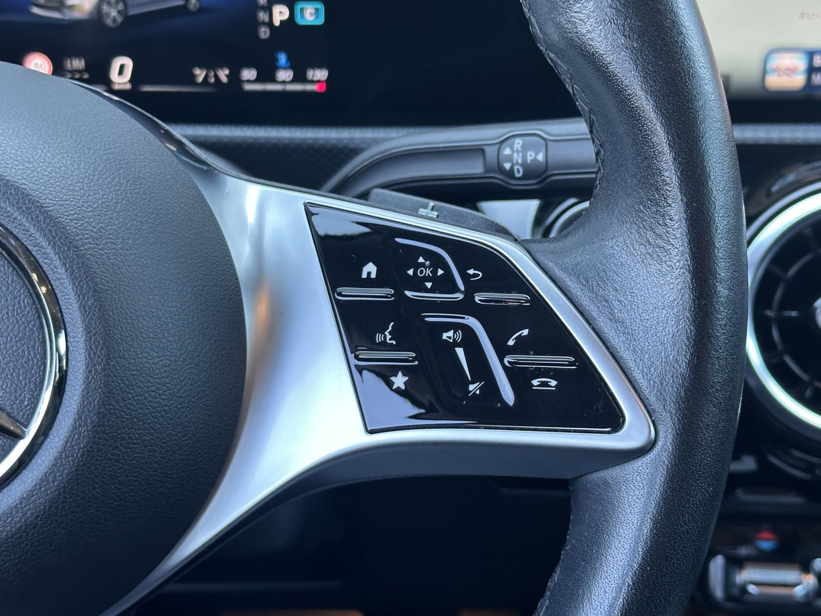 Fahrzeugabbildung Mercedes-Benz A 200d Progressive Advanced NAV+LED+KAM+AHK+WIDE