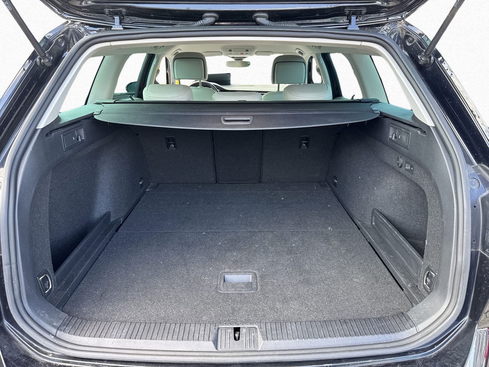 Volkswagen Passat Variant - Bild 15