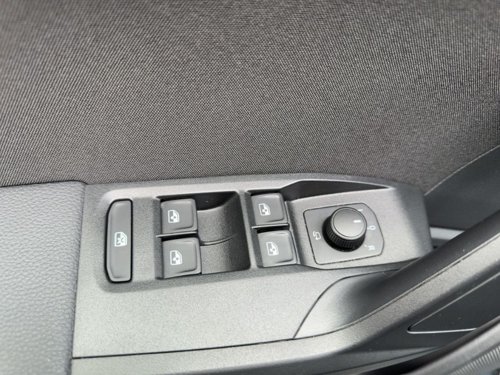 Fahrzeugabbildung SEAT Ibiza FR  NVI  WINTERP  RÜCKFAHRKAMERA