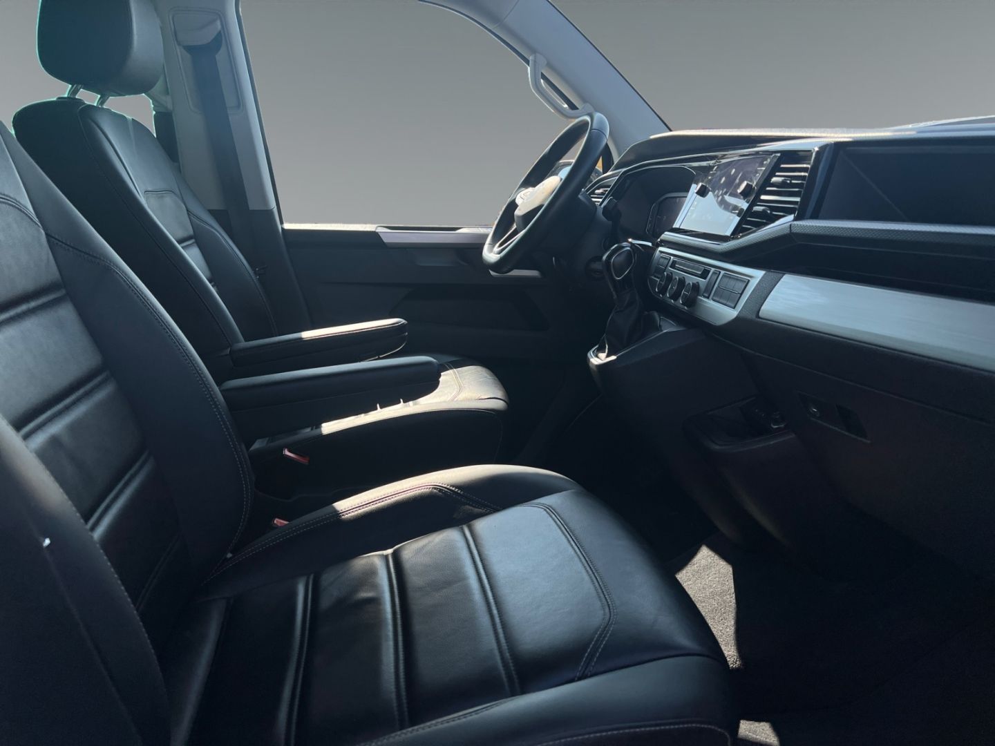 Volkswagen T6.1 Multivan Comfortline 4MOTION Leder Standhzg foto 6