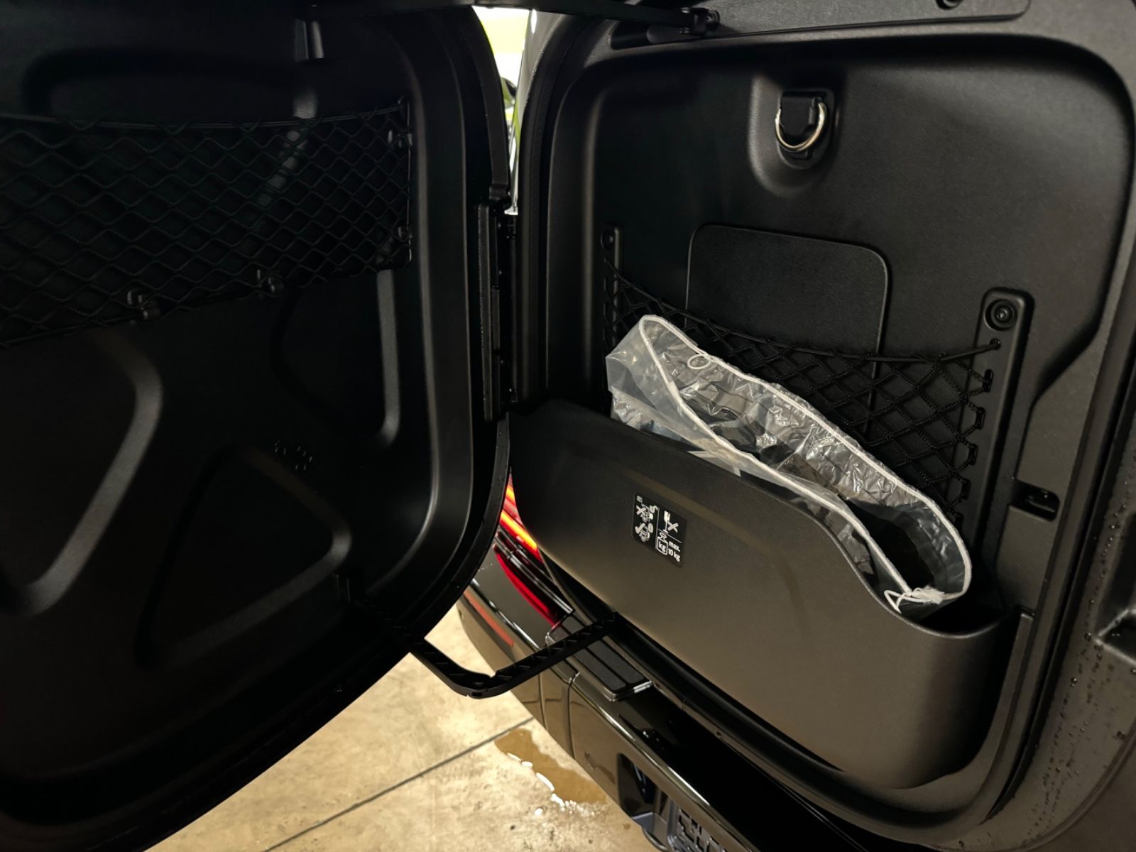 Fahrzeugabbildung Mercedes-Benz G 580 EQ EDITION1 CARBON A22 NIGHTPACK TV25 FULL