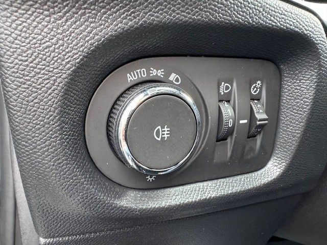 Fahrzeugabbildung Opel Corsa F 1.2 Turbo GS KlimaA,LED,Navi,SHZ,Kam.,LM