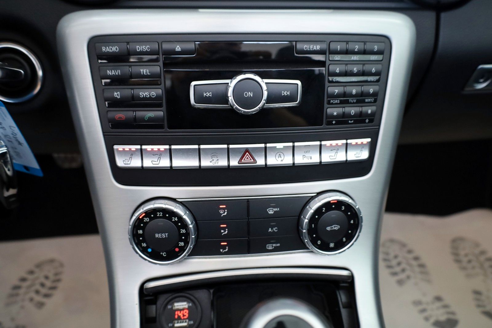 Fahrzeugabbildung Mercedes-Benz SLK 200 AMG Line Leder,Panorama,Navi,Airscarf