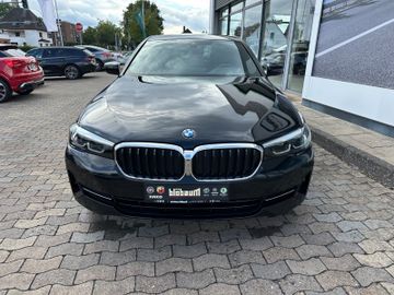 Fahrzeugabbildung BMW 520 i Limousine M Lenkrad Leder LED GSD 18"