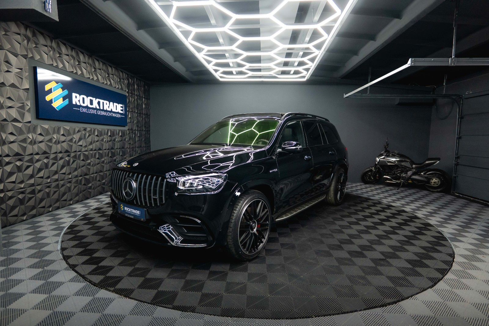 Fahrzeugabbildung Mercedes-Benz GLS 63 AMG 4Matic+ Driver's Package Carbon *ACC*