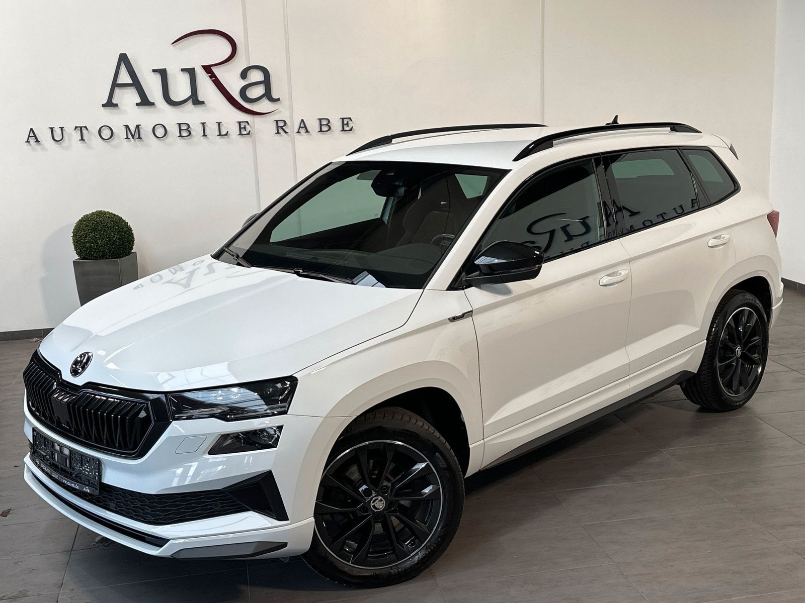 Fahrzeugabbildung SKODA Karoq 2.0 TDI DSG 4x4 Sportline NAV+LED+ACC+KAM