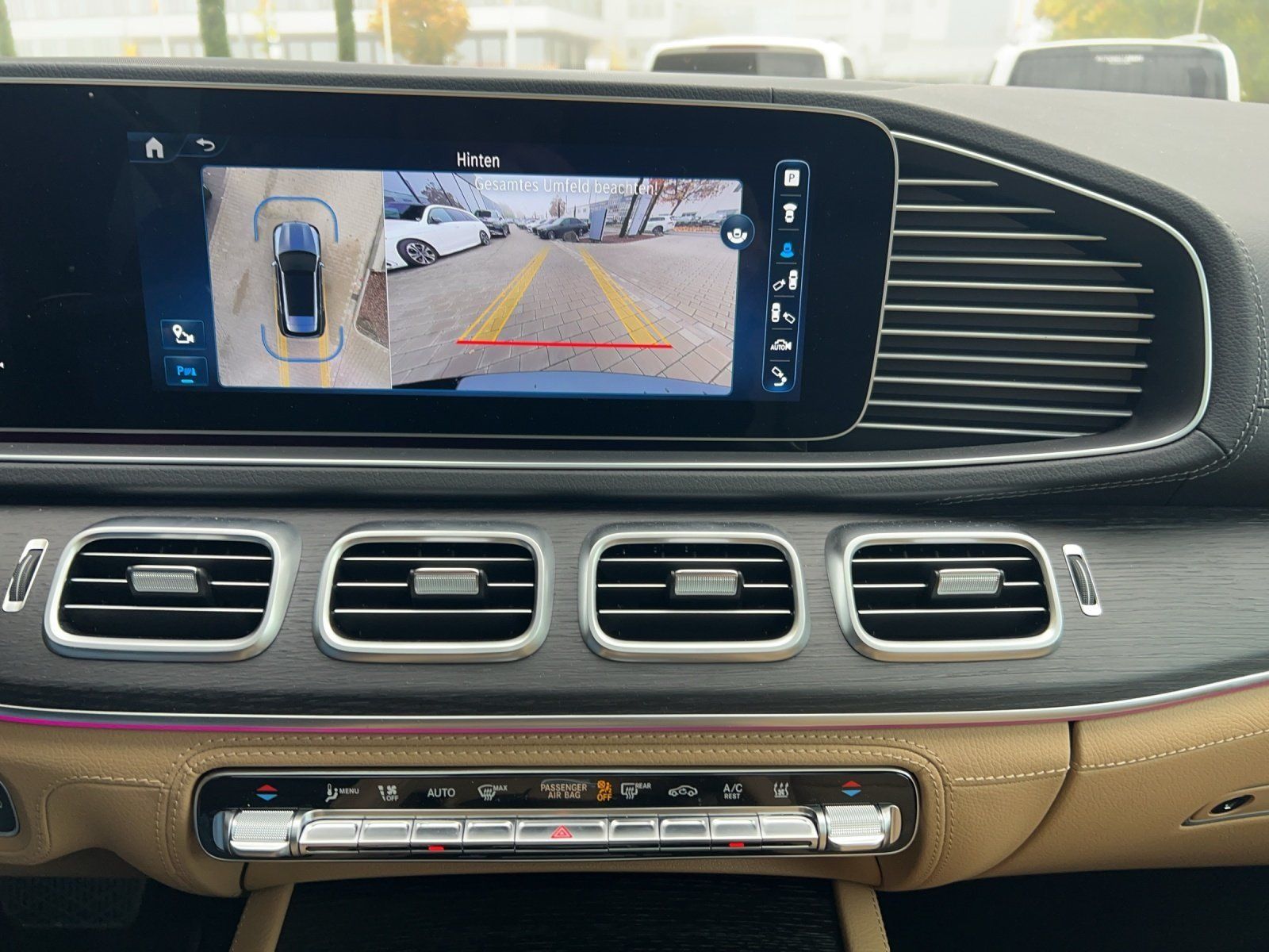 Fahrzeugabbildung Mercedes-Benz GLE 300d 4M AMG Standhzg 22" DISTRO Pano AHK 360