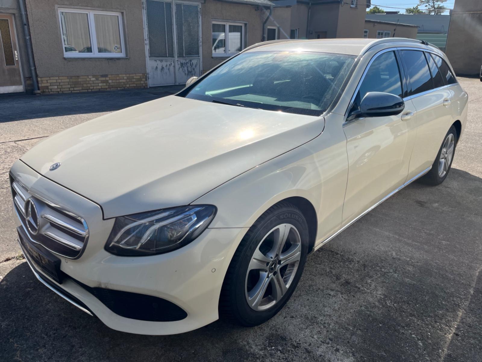 Mercedes-Benz E 220 d T Autom/LED