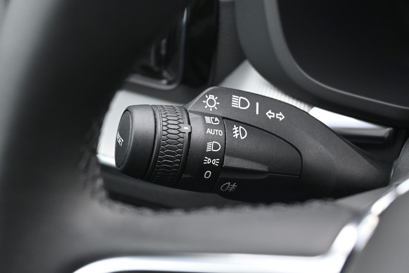 Fahrzeugabbildung Volvo XC60 B4 AWD Ultimate Dark*LED*PANO*STHZ*