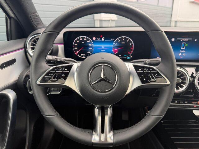 Mercedes-Benz A 180 Progressive LED Distronic Panorama 360°...