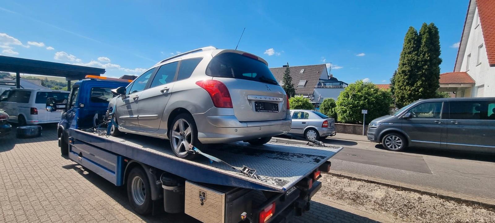Peugeot 308 2008 — салон