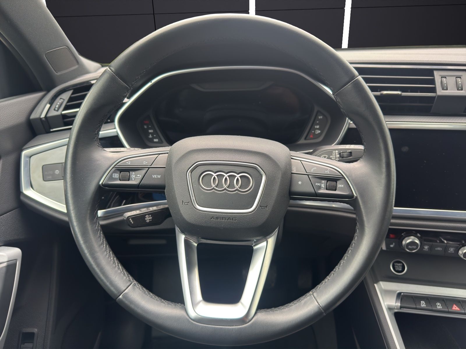 Fahrzeugabbildung Audi Q3 35 TDI advanced S tronic    Matrix LED  Navi