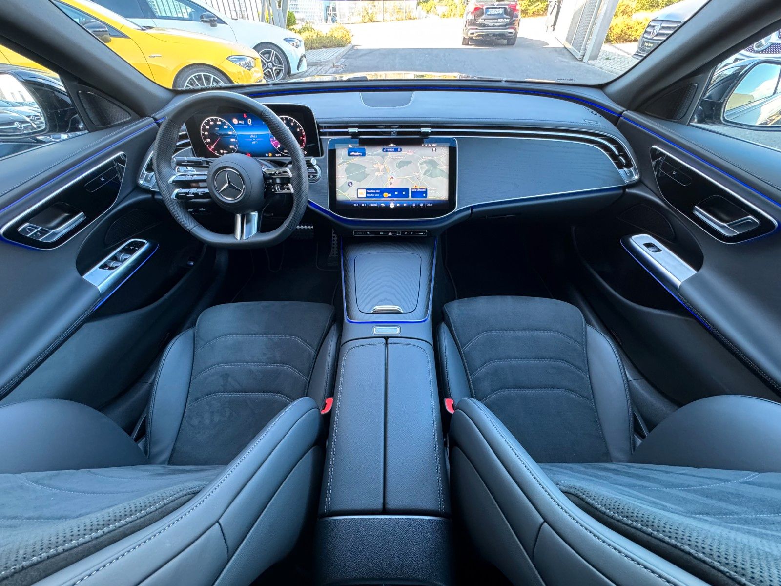 Fahrzeugabbildung Mercedes-Benz E 200 9G+AMG+NIGHT+KEYL+LED+DAB+TOTW+SPUR+MBUX+