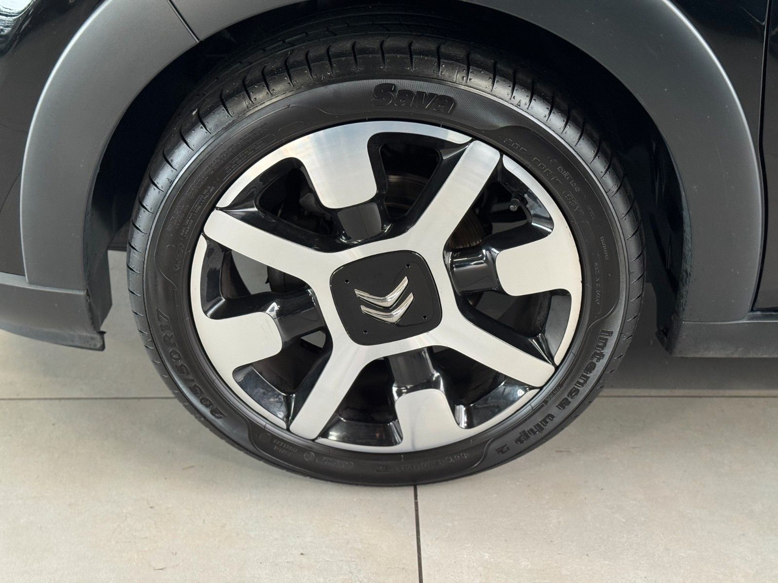 Fahrzeugabbildung Citroën C3 1.2 PurTech ELLE "DAB Navigation Kamera LM"