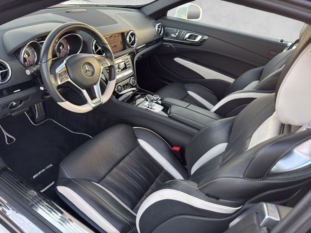 Mercedes-Benz SL 400 2LOOK Edition AMG|Massage|Panorama|Logic7